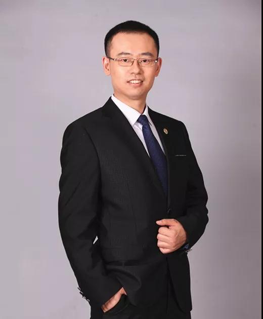 他是传智播客的总裁助理,更是一名学者,一名传递幸福和快乐的行动家!